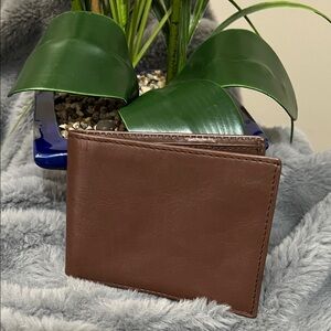 Stafford Dark Brown Leather Wallet  NWOT retail $20